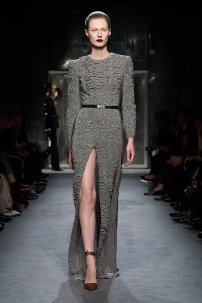 Look 54